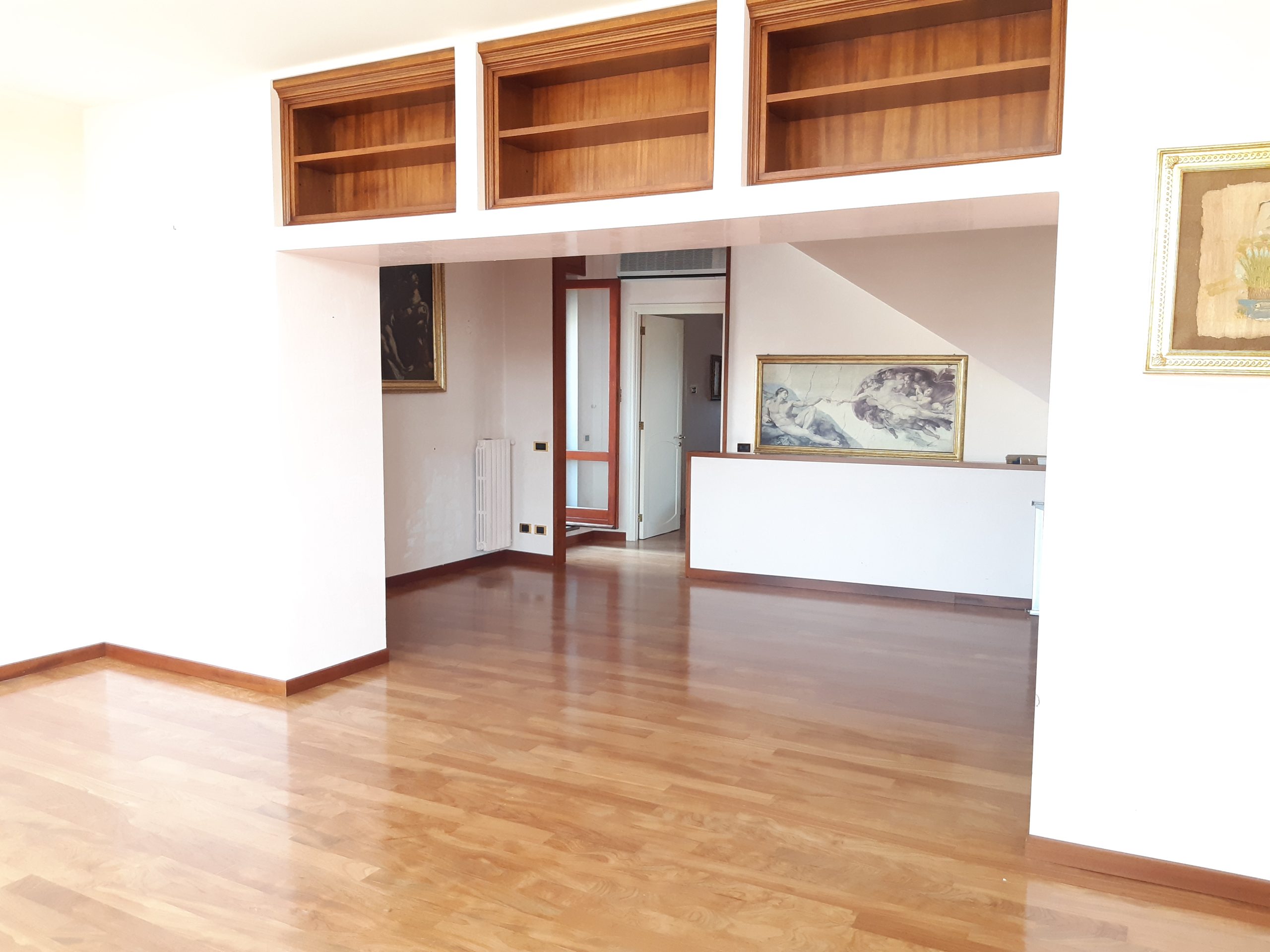 Via Fiorentino/Comune: comodo appartamento ben rifinito