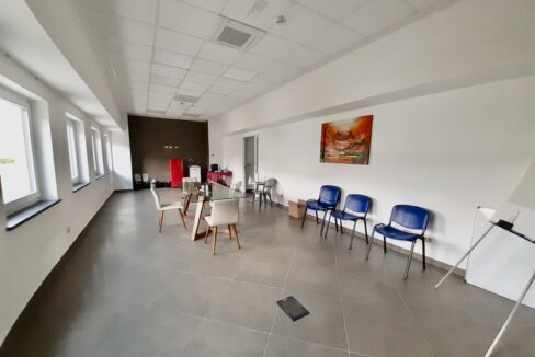 0EC2200B-F8E3-4393-98D0-D651D978F7EF_1_201_a