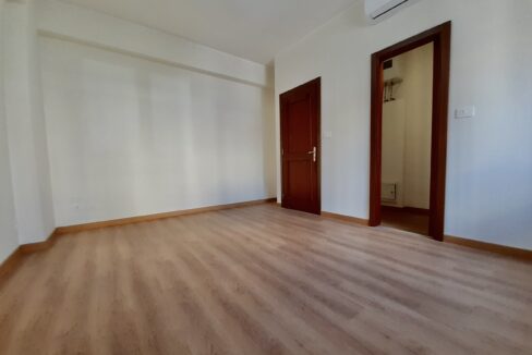 DCE70F82-C077-4F77-8B3D-1439F2858A2F_1_201_a