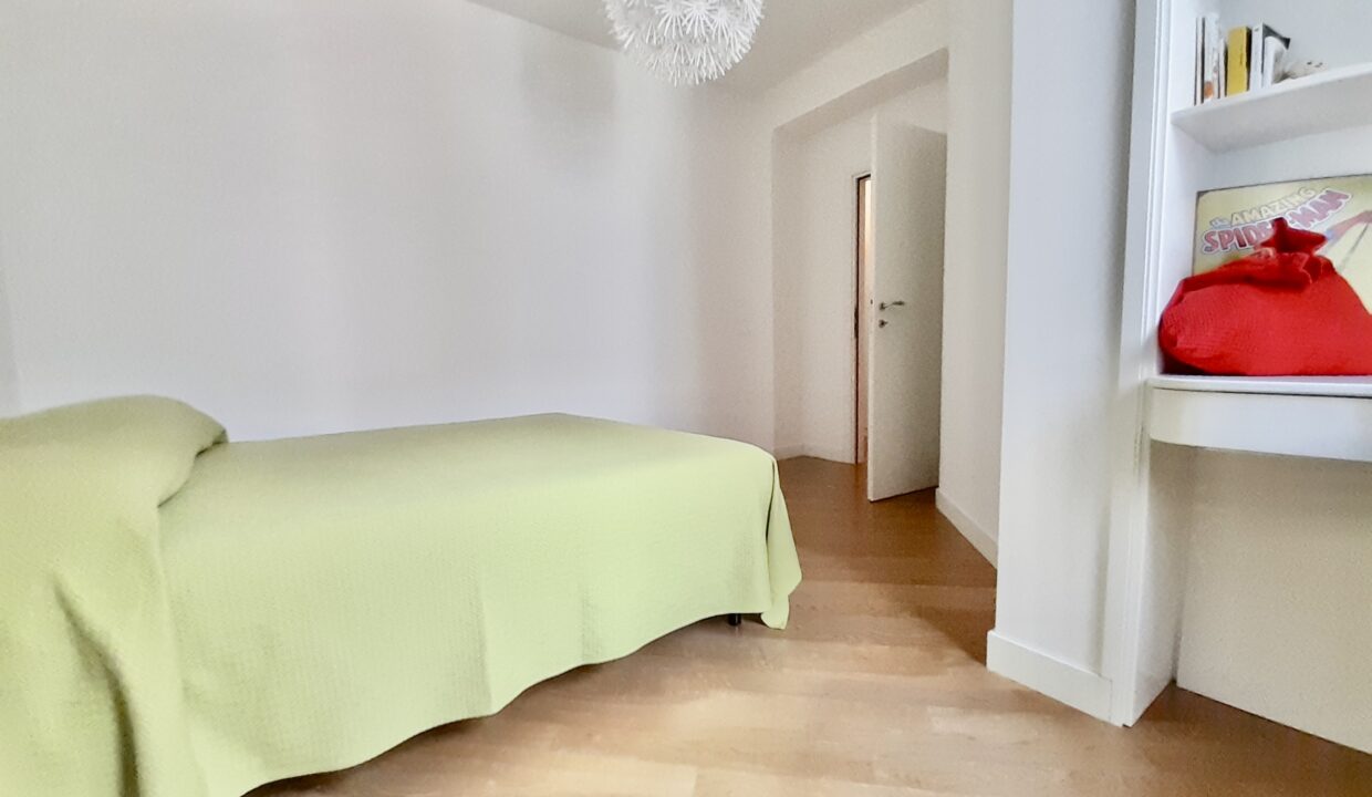 C7EBD0F7-CB7A-4B1E-BC0E-1CFD680B7900_1_201_a